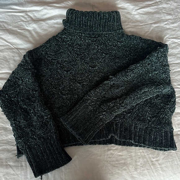 POL Sweaters - Women's Emerald Green Turtleneck Sweater